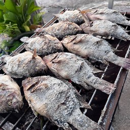 ปลาเผา บ้านพงษ์ 1 น้ำจิ้มรสเด็ด