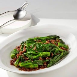 คะน้าฮ่องกงผัดเห็ดเค็ม (มังสวิรัติ)