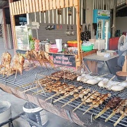 คุณฝนแซ่บหลาย (ไก่ย่างวิเชียร-อาหารอีสานรสเด็ด)