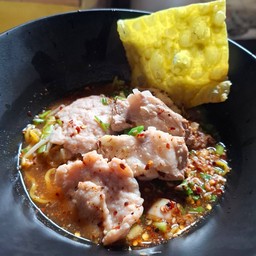 ร้านก๋วยเตี๋ยวดู๋ดี๋ต้มเลือดหมู อ่าวอุดม