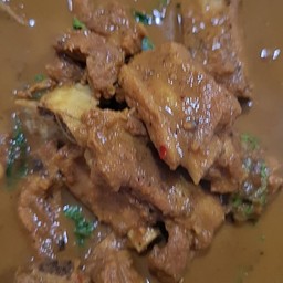 แกงคั่วกระดูกหมู