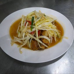 กุ้ยช่ายขาวไฟแรงหมูกรอบ