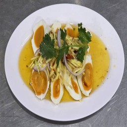 ยำไข่เค็ม