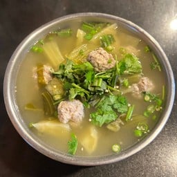 ต้มผู้กอง