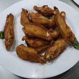 ปีกไก่ทอดน้ำปลา