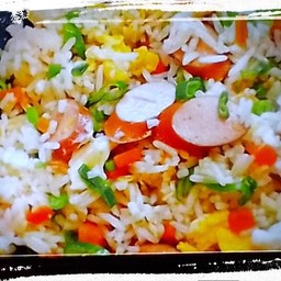 ข้าวผัดไส้กรอก