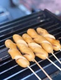 ไส้กรอกหนังกรอบไก่ย่าง 1 ไม้