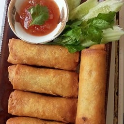 ปอเปี๊ยะวุ้นเส้นหมูสับทอด