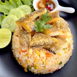 ข้าวผัดปลาสลิด