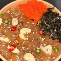 ข้าวหน้าแมงกะพรุนดองซีอิ๊ว