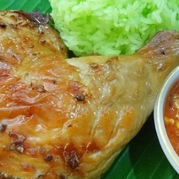 KH01.39 ข้าวเหนียว+น่องติดสะโพกไก่ย่าง 300 กรัม