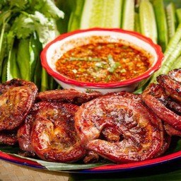 ไส้อ่อนย่าง จิ้มแจ่ว