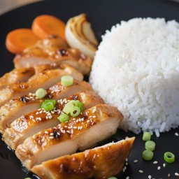 สะโพกไก่ย่างซอสบาร์บีคิว ข้าวสวย