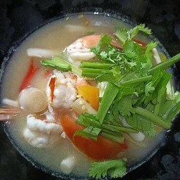 ต้มยำกุ้ง (ถ้วย)