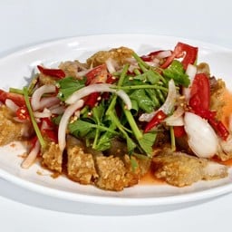 ยำหมูกรอบ