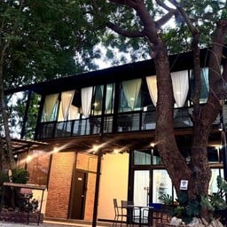 นานา คาเฟ่ (ถนนพญาพล)