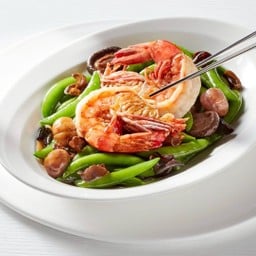 ถั่วลันเตาผัดเกาลัดรวมมิตร