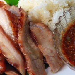 KH01.22 ข้าวเหนียว+คอหมูย่าง 50 กรัม