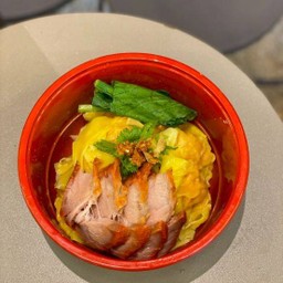 เกี๊ยวน้ำหมูแดง