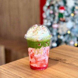 Strawberry Matcha Ice Latte