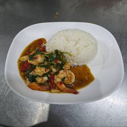 ข้าวกะเพรากุ้ง