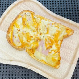 ปังพิชซ่าหน้าฮาวายเอี้ยน