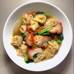 เกี๊ยวน้ำหมูแดง