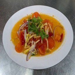 ยำไข่แดง