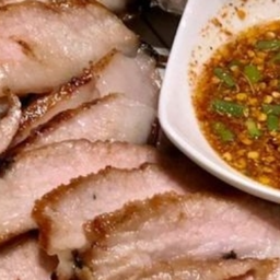 KH01.23 ข้าวเหนียว+หมูย่าง 50 กรัม