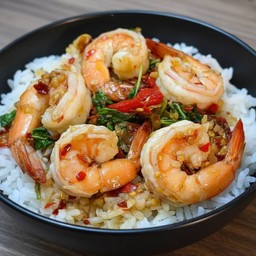 ข้าวกะเพรากุ้ง