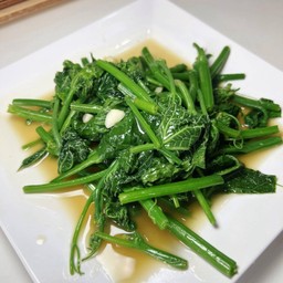 ผัดยอดมะระ