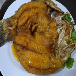 ปลากะพงทอดน้ำปลา