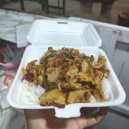 กระเพราหมูชิ้น