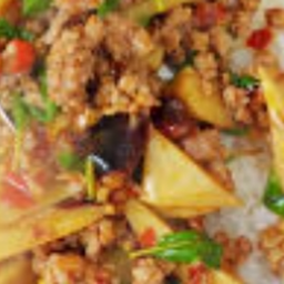 KH02.69 ผัดกะเพราหมูสับ 50 กรัม หน่อไม้/ต้ม 50 กรัม ราดข้าว