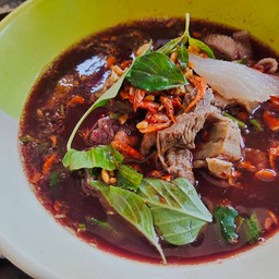 ร้านก๋วยเตี๋ยวบ้านเอื้อาทร2( เฟียต)