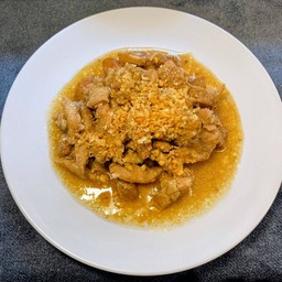 ไก่กระเทียม