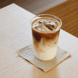 Latte - lced ลาเต้ เย็น