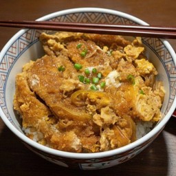 คัตสึด้ง หมูทอด