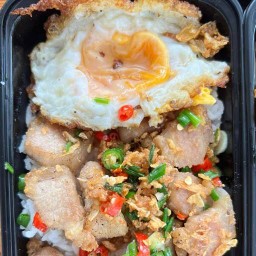 บ้านลีโออาหารตามสั่ง