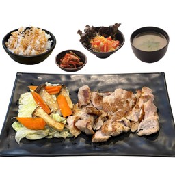 ชุดสันคอหมูย่างยากินิขุ