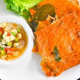 หมกย่งหมกย่าง  ห่อหมกทะเลย่าง หมูปิ้ง ไก่แดงปิ้ง ฟู้ดคอร์ทตลาดดอกไม้ปากคลองตลาดใหม่