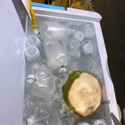 มะพร้าวน้ำหอมสดแท้ 100%