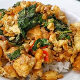 ข้าวกระเพาไข่ขยี้