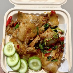 นินจา  ตามสั่ง(ผัดกระเพรา)