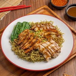 บะหมี่รวม Noodles With Duck Pork &Chicken (Line Man)