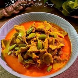 แกงกะทิเนื้อใส่ลูกเหรียง ( เป็นกับ )