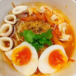 ก๋วยจั๊บต้มยำทะเล