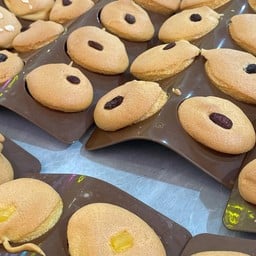 เค้กไข่ไส้ทะลัก - สาขาถนนเทพรักษ์ สาขาถนนเทพรักษ์