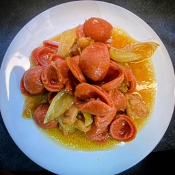 ผัดไส้กรอกไก่หวาน