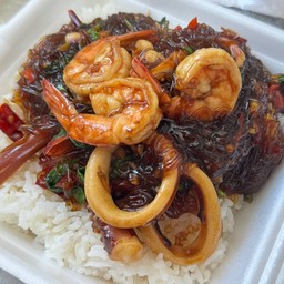 กะเพาวุ้นเส้นทะเล